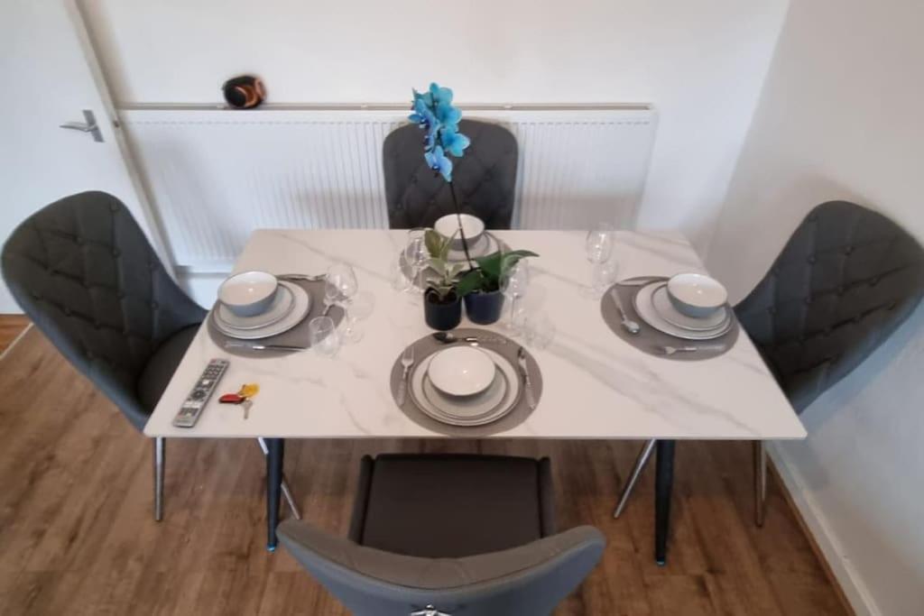 Gottersea 1 Bedroom Flat In Battersea 70 Mq London Exteriör bild